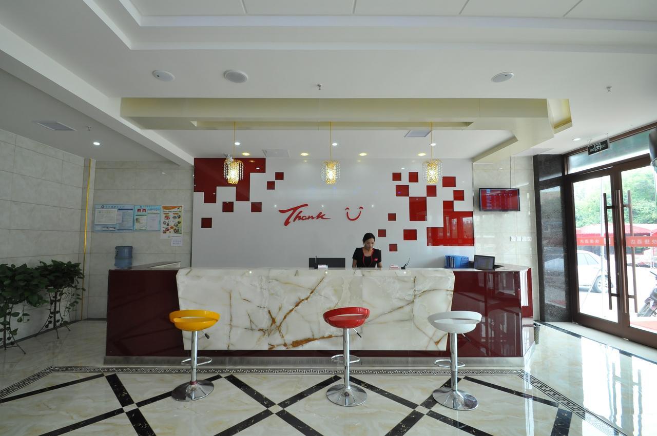 Thank Inn Chain Hotel West Eleven Road Mall Linyi  Exterior foto